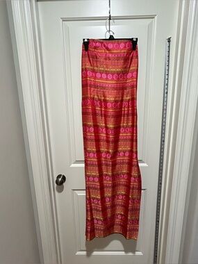 Jessica McClintock women’s size 7 Pink and Gold Patterned sleeveless maxi dress